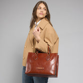 Leather handbag with removable shoulder strap | The Bridge