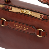 Leather handbag with removable shoulder strap | The Bridge