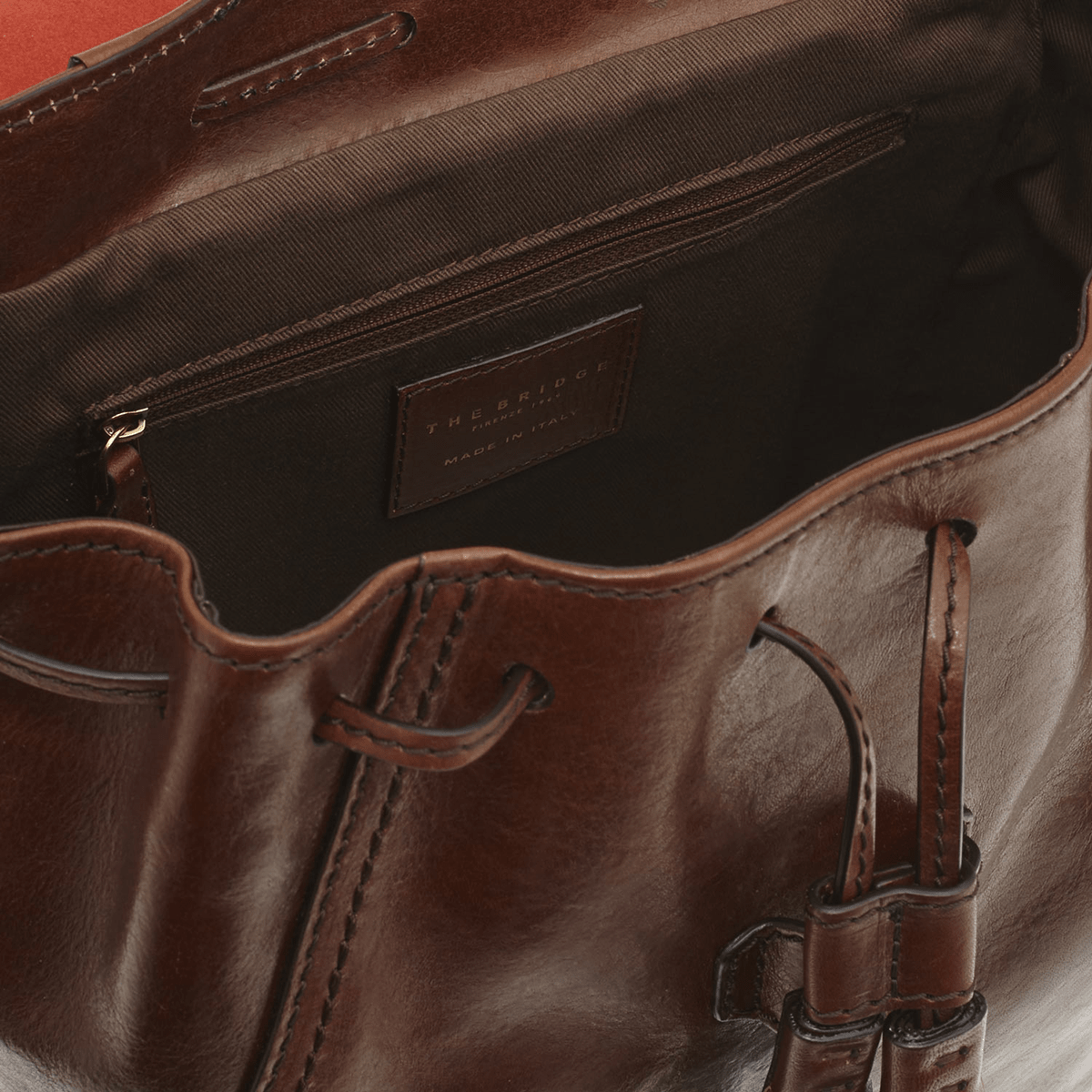 Women's backpack in leather BROWN/GOLD | The Bridge
