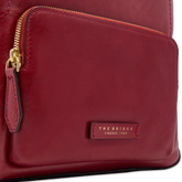 Damen-Lederrucksack mit Fronttasche | The Bridge