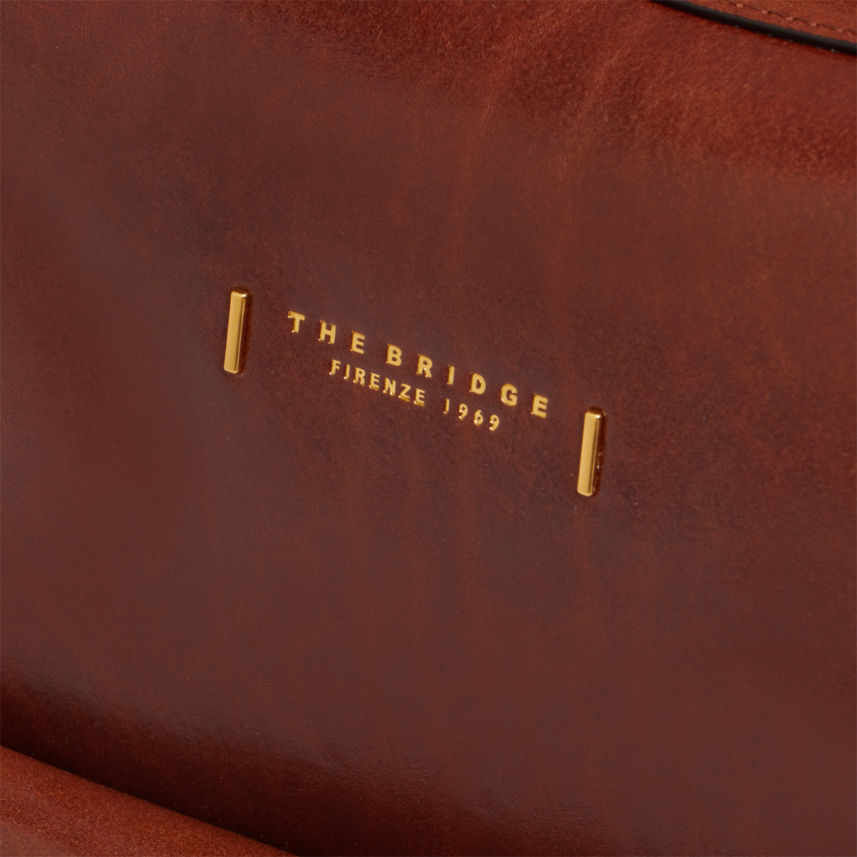 Women's leather backpack with front pocket BROWN/GOLD | The Bridge