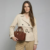Bolso tipo bauletto de piel con bandolera extraíble | The Bridge