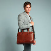 Men's leather briefcase with shoulder strap - Brown | The Bridge