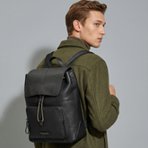 Herrenrucksack aus genarbtem Leder - Schwarz | The Bridge